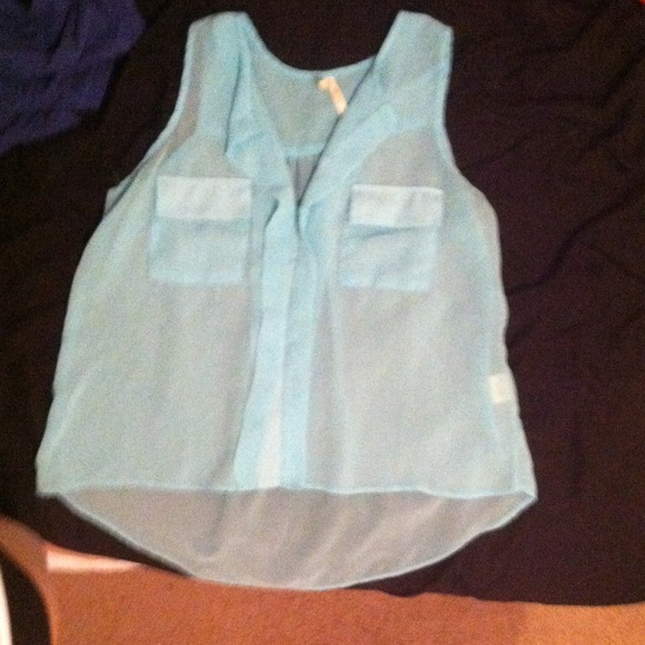 Blue top - Picture 1 of 1