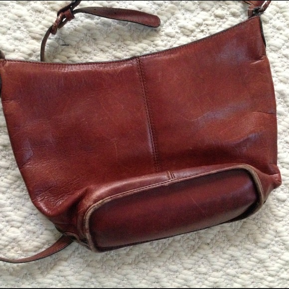 Etienne Aigner Bags - 🚫🚫SOLD🚫🚫Vintage Etienne Aigner crossbody Etienne Aigner Bags - 🚫🚫SOLD🚫🚫Vintage Etienne Aigner crossbody