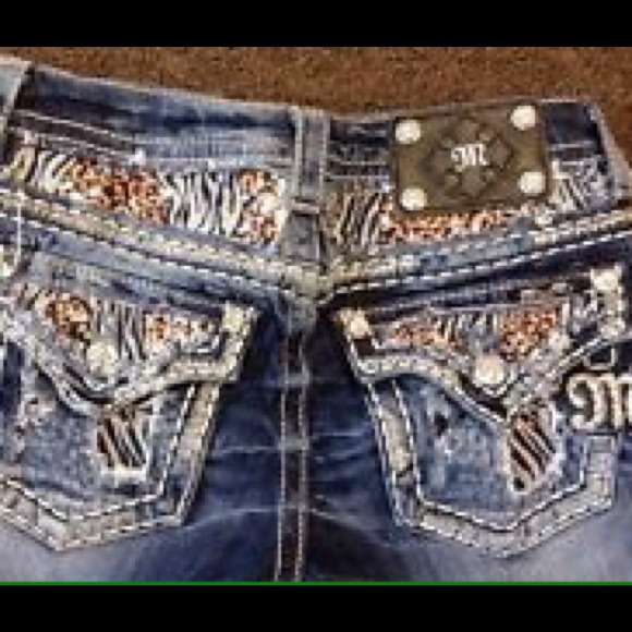 ISO these Miss Me! Size 27