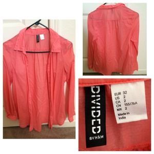 Woman's button up long sleeved