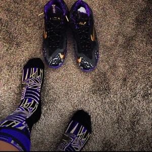 lebron BHM & socks