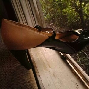 Women's dress shoes