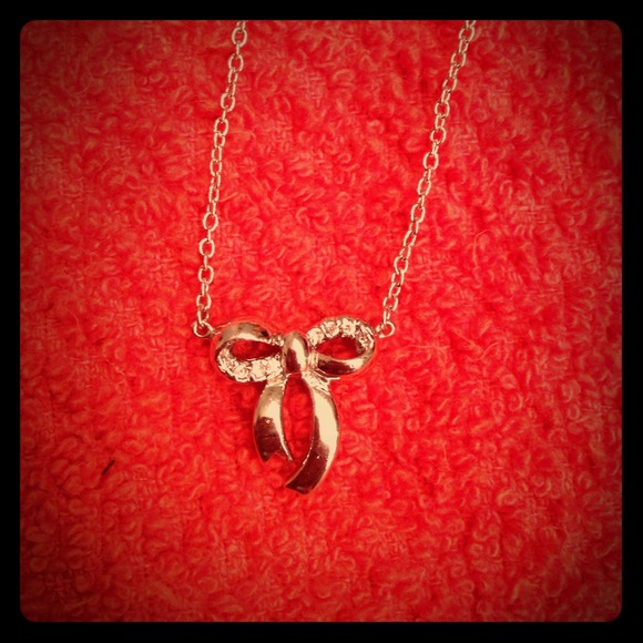 Sterling silver bow necklace