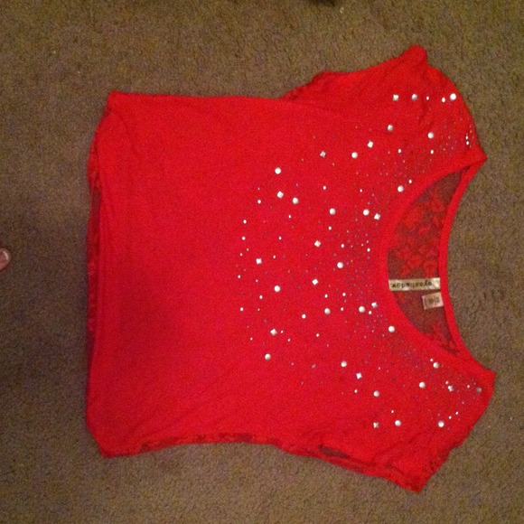Red & lace - Picture 1 of 2