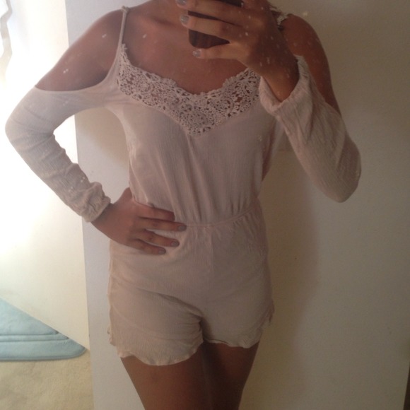 Tan open shoulder long sleeves romper