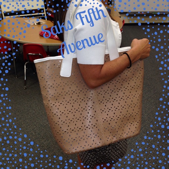 Saks Fifth Avenue Handbags - Saks Fifth Avenue Handbag NWOT. 9-13-14. Host Pick