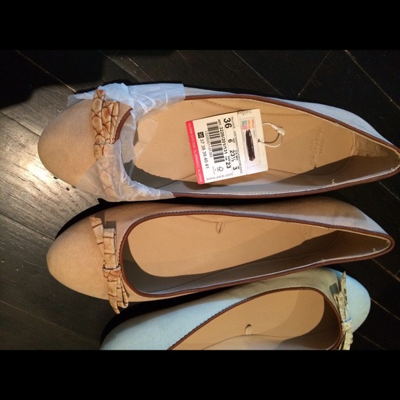 NWT ZARA suede flat
