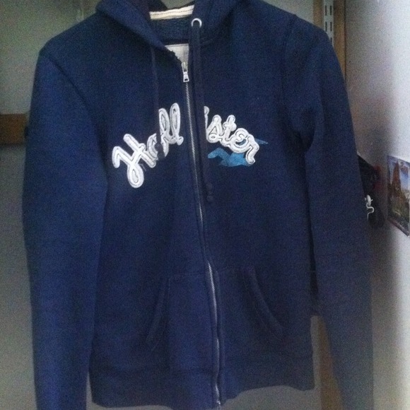 NEVER WORN HOLLISTER HOODIE