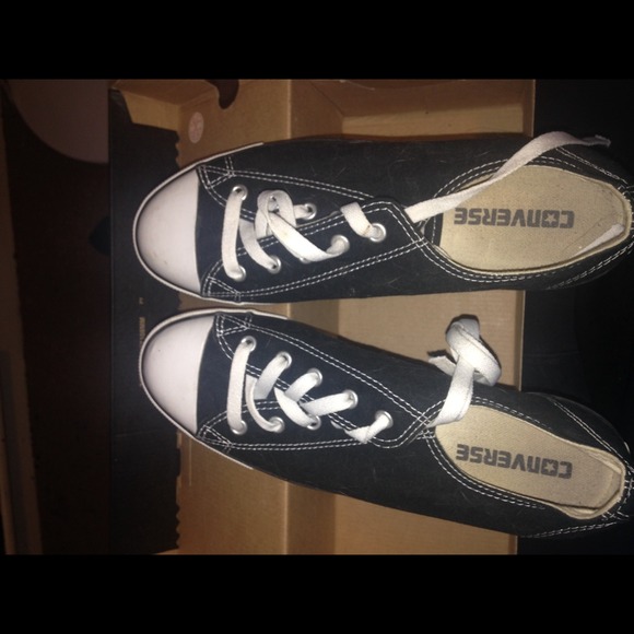 Black women converses