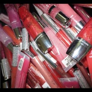 25+ PC Lip Glosses