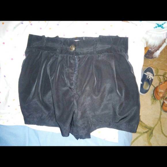 Black shorts HIGH WAISTED