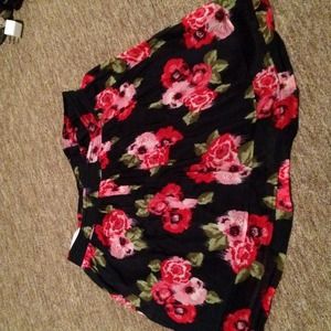 Skirt, never worn!