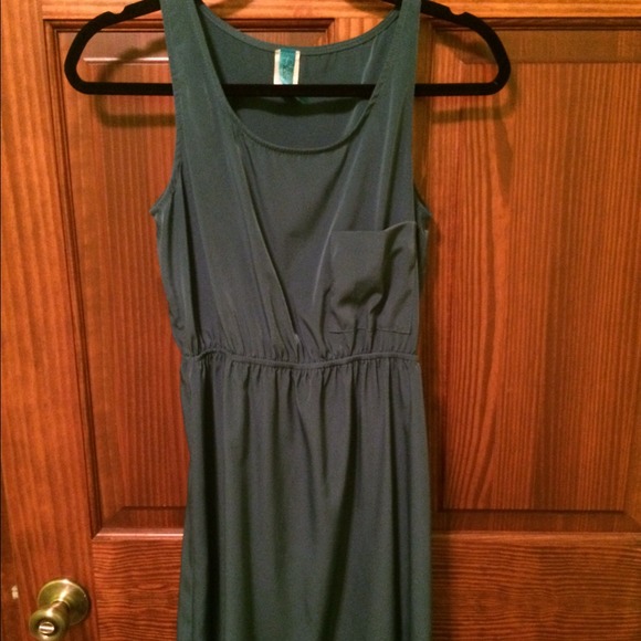 Cute dress!