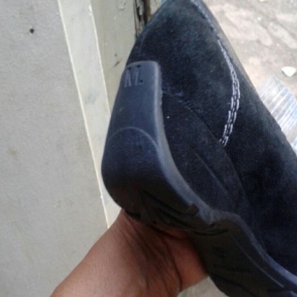 Shoes - Picture 4 of 4