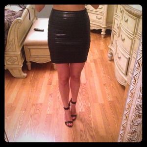 Gorgeous and sexy black sequin bandage skirt.