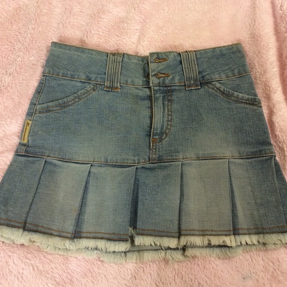 Famine short shirt size S