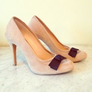 Nude pumps with black now