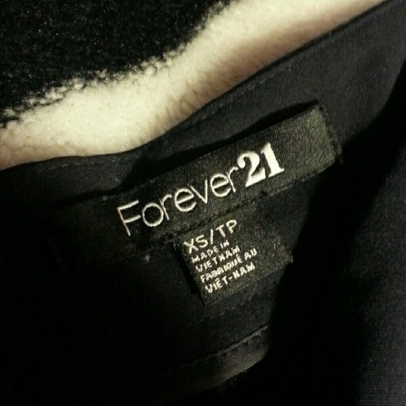 High wasted forever 21 shorts - Picture 2 of 3