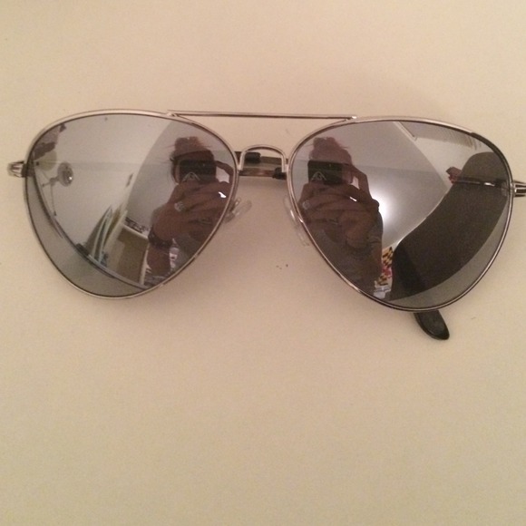 NWOT Reflective Aviator Style Glasses