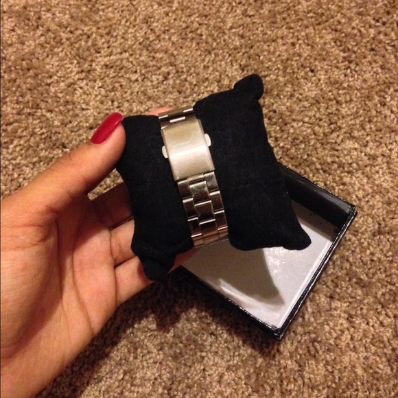 Hello Kitty Watch - Picture 3 of 3