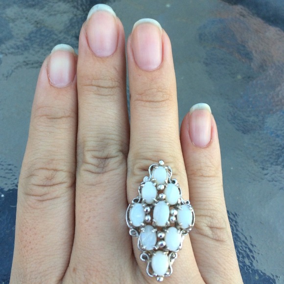 Antique retro white stone ring