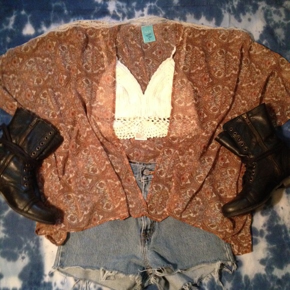 🚫SOLD🚫Paisley Sheer Kimono🌵