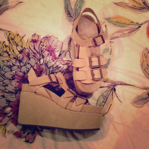 Jeffry Campbell Flatforms! Unreal how comfortable!