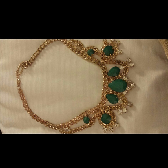 ????Green Statement Necklace ????