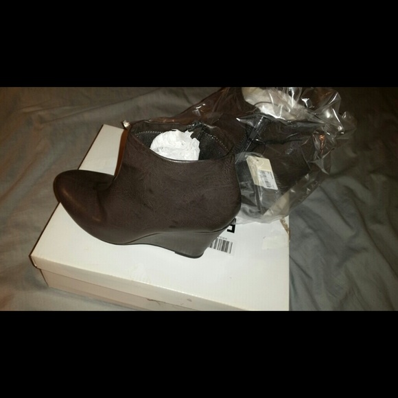 HAVE MORE THEN 5 PAIRS