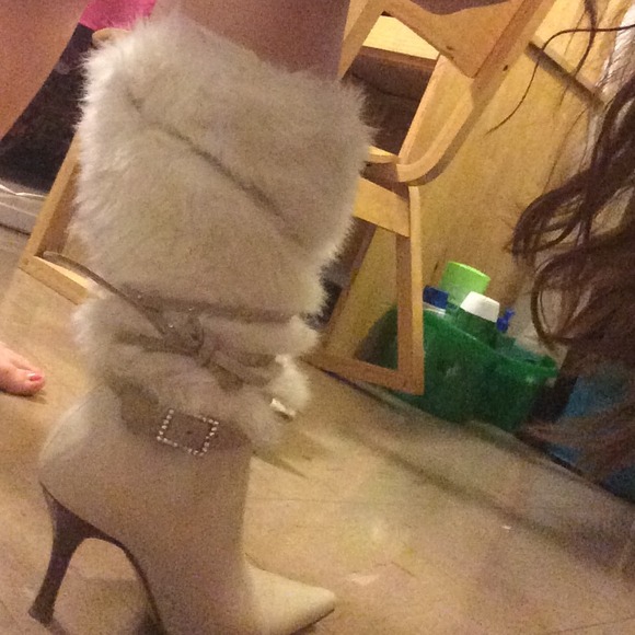 Fur boots