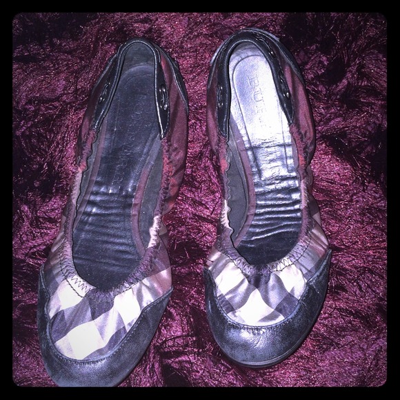 Authentic Burberry ballerina flats.