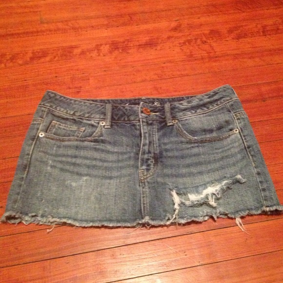 REDUCED! Triple button distressed denim mini skirt