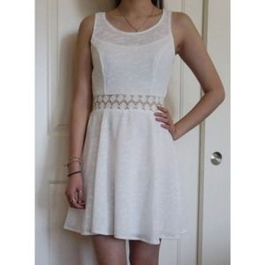 🌸White flower cutout dress🌸