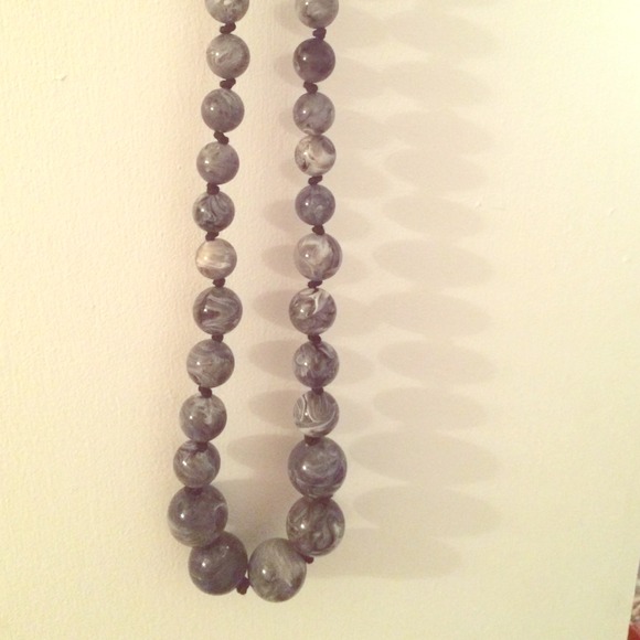 Oversized beaded knecklace