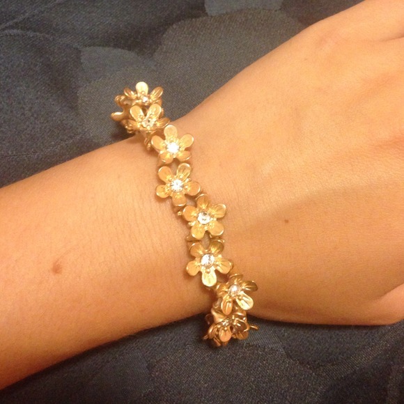 Gold flower bracelet