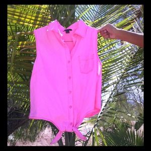 Hot pink collared button up💖💋