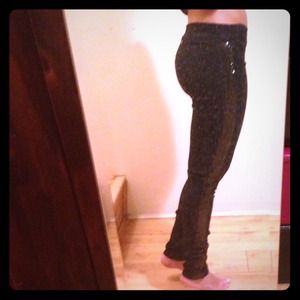 NWT juicy Couture jeggings with blk beading on sid