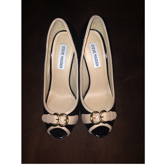 Black heals with buckles