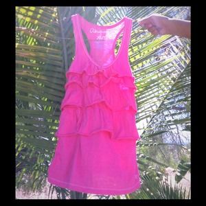 Hot pink ruffle tank🎀💁