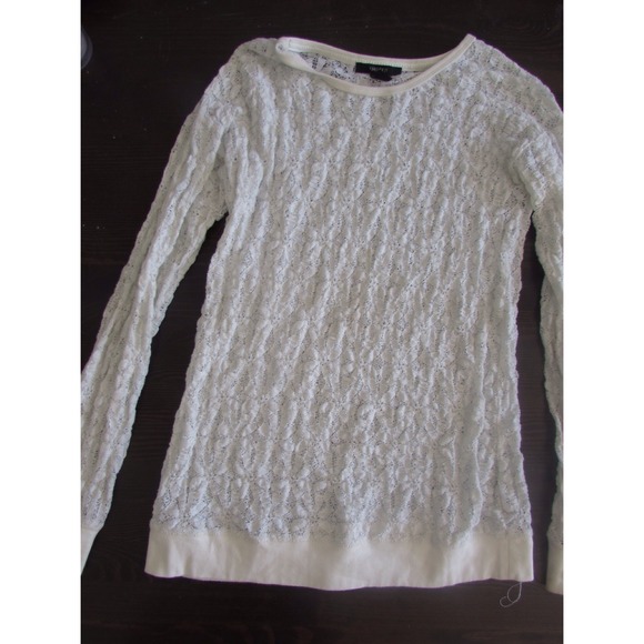 LACE LONG-SLEEVE TOP