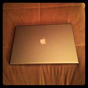 MACBOOK PRO! 🍎 TAKING OFFERS