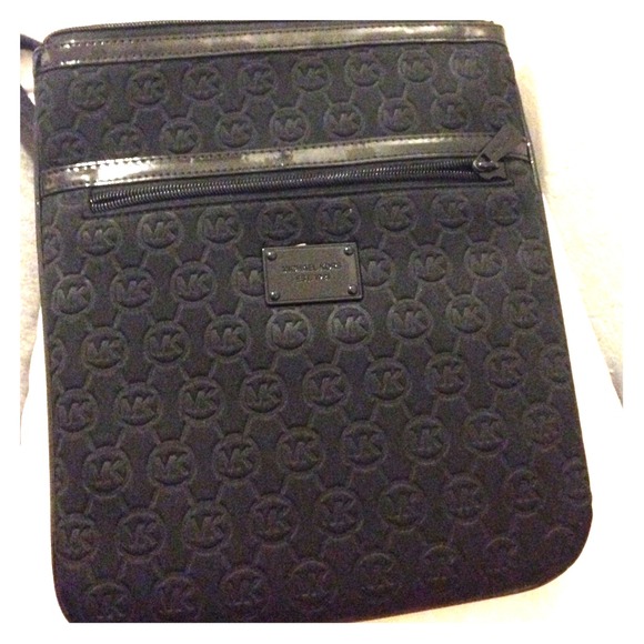🚫SOLD🚫Cross body Michael Kors