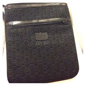 🚫SOLD🚫Cross body Michael Kors