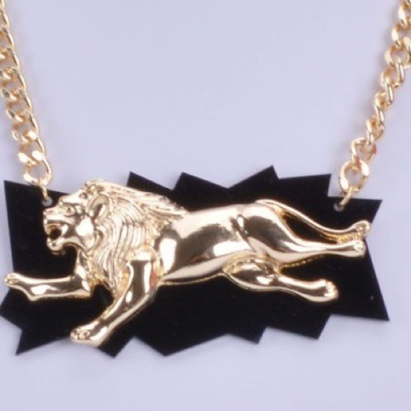 🐾Gold lion chain🐾 - Picture 2 of 2