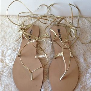 🎀Cutie Tie-Up Gold Sandals🎀