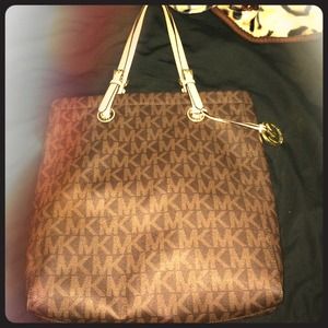 Michael Kors Tote!