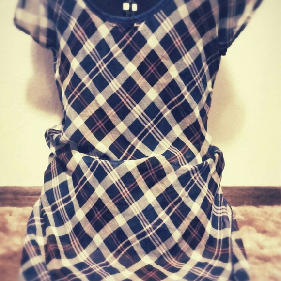 London High-Low Top - Picture 2 of 2