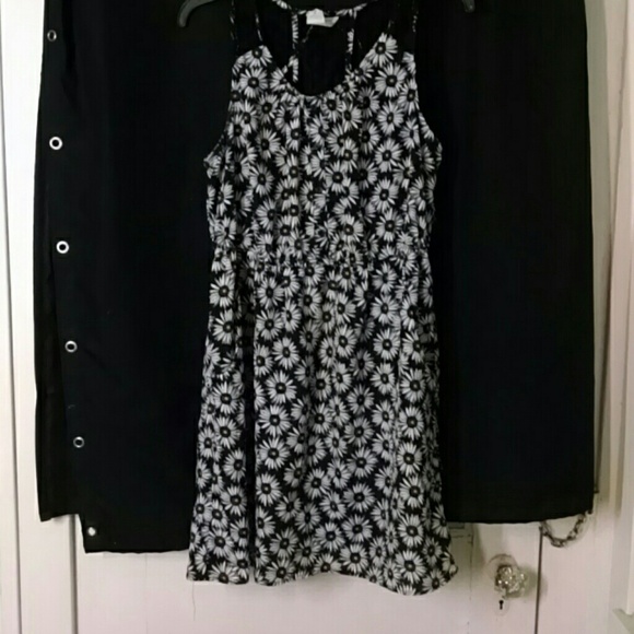 Daisy Floral Summer Dress - Picture 2 of 3