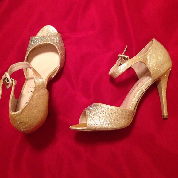 High heels - Picture 2 of 2