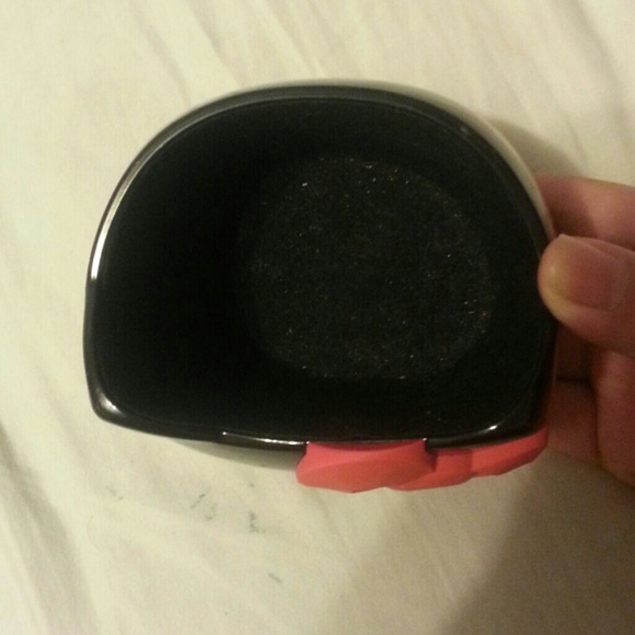 SOLD!💵🎉🎊Hello kitty Makeup holder from sephora - Picture 2 of 4